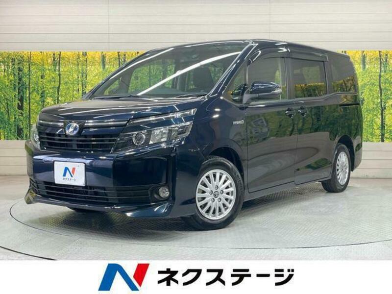 TOYOTA VOXY