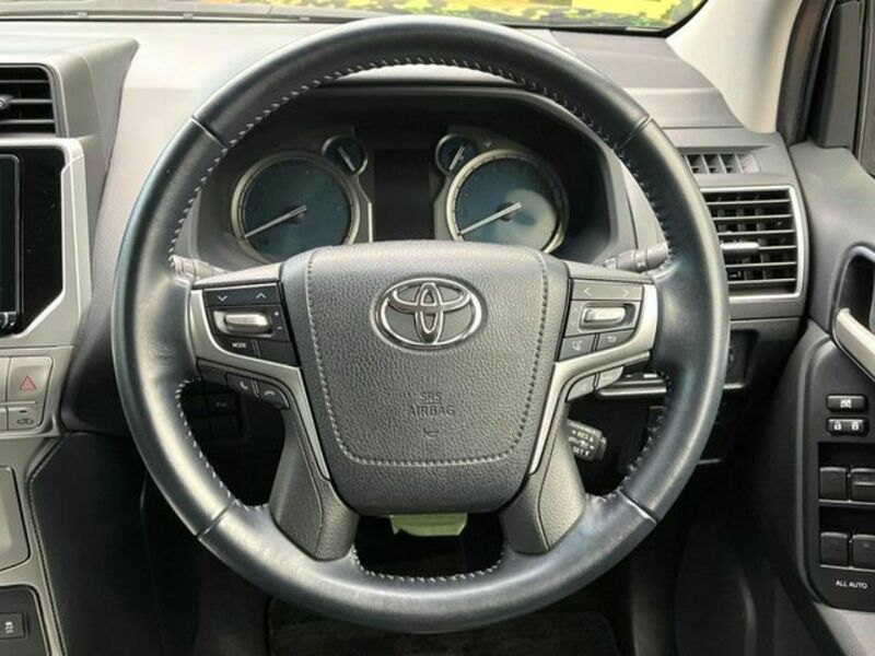LAND CRUISER PRADO-10