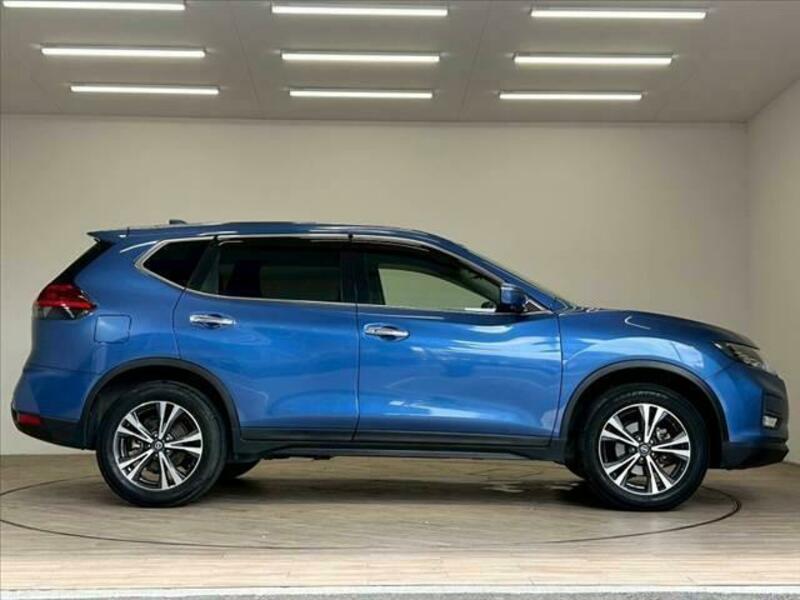 X-TRAIL-16