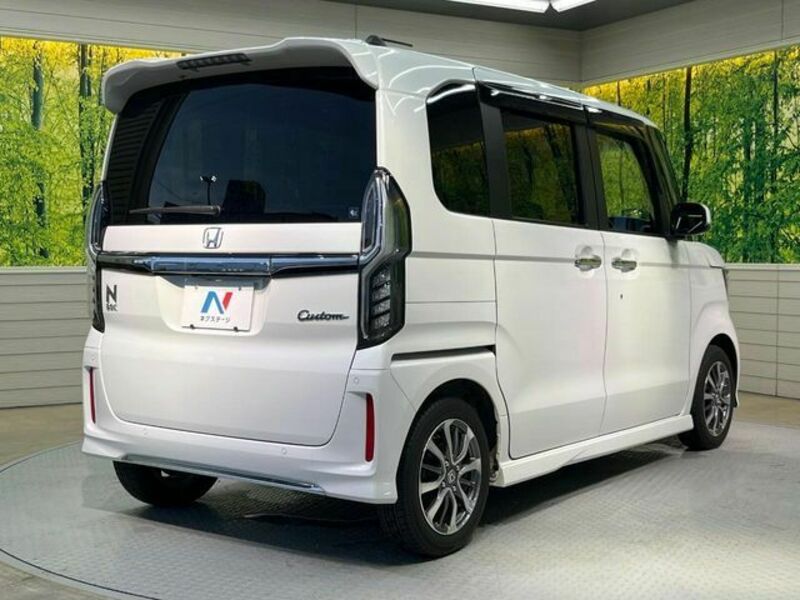 N BOX CUSTOM