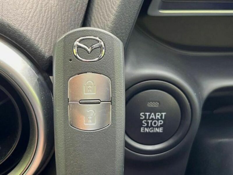 MAZDA2