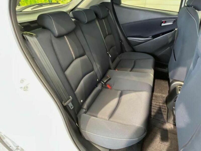 MAZDA2
