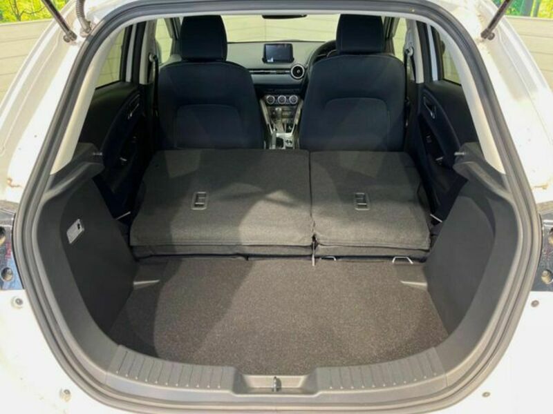 MAZDA2