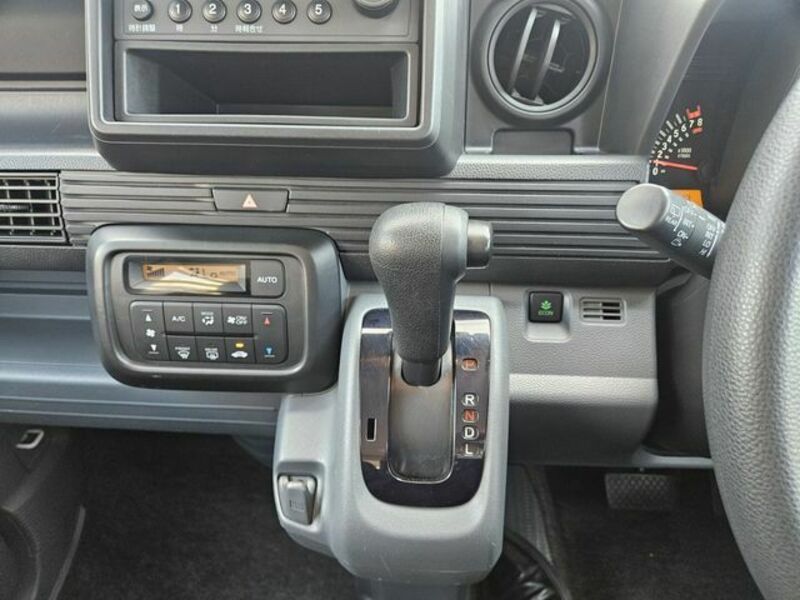 N-VAN