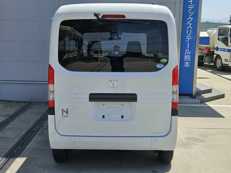 N-VAN
