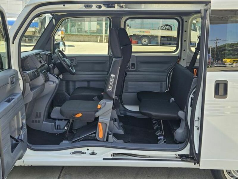 N-VAN