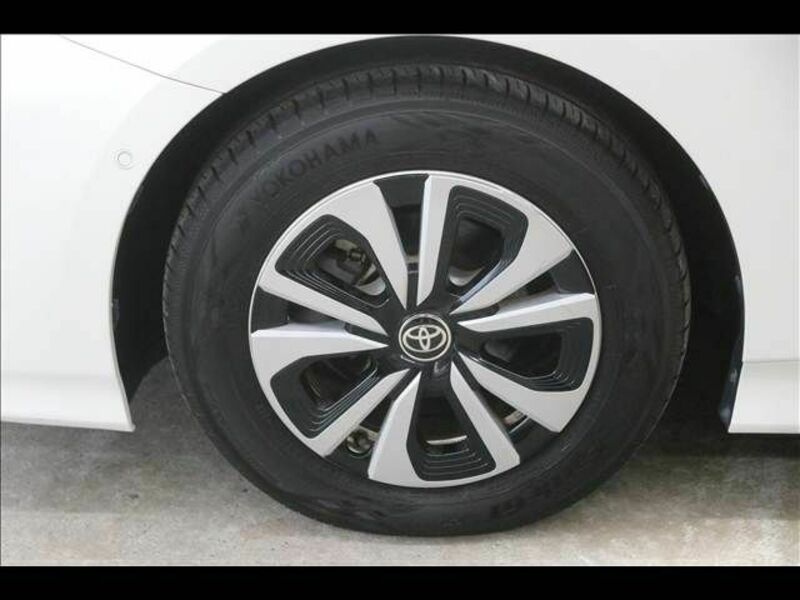 PRIUS PHV