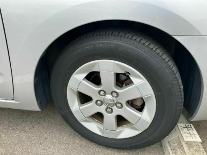 PRIUS-4