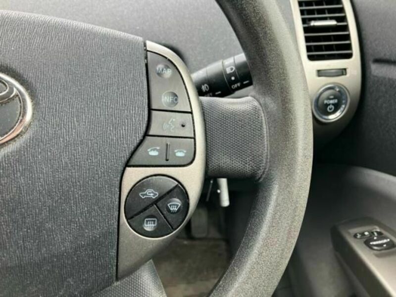 PRIUS-16