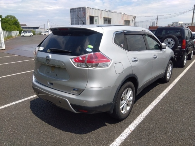 X-TRAIL HYBRID