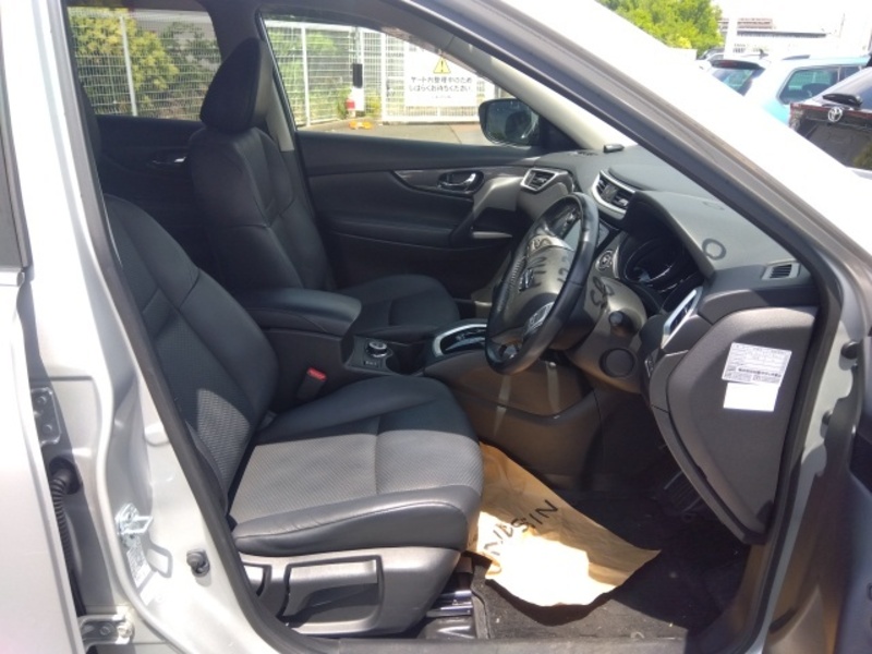X-TRAIL HYBRID