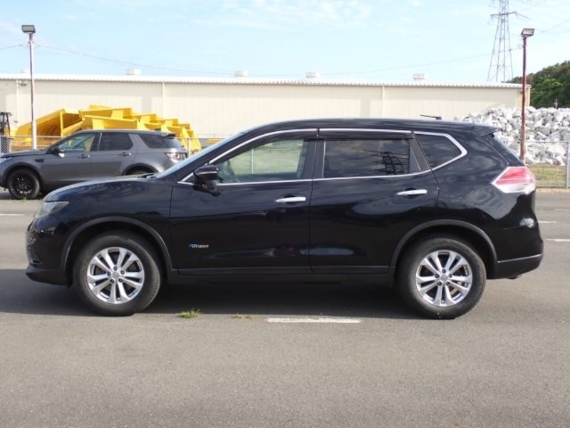X-TRAIL