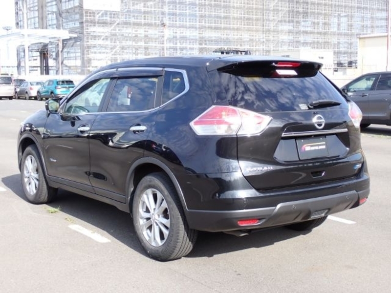 X-TRAIL