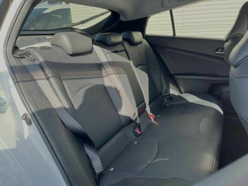 PRIUS-8