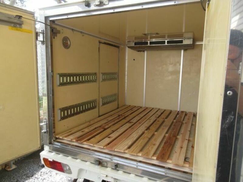 MINICAB TRUCK