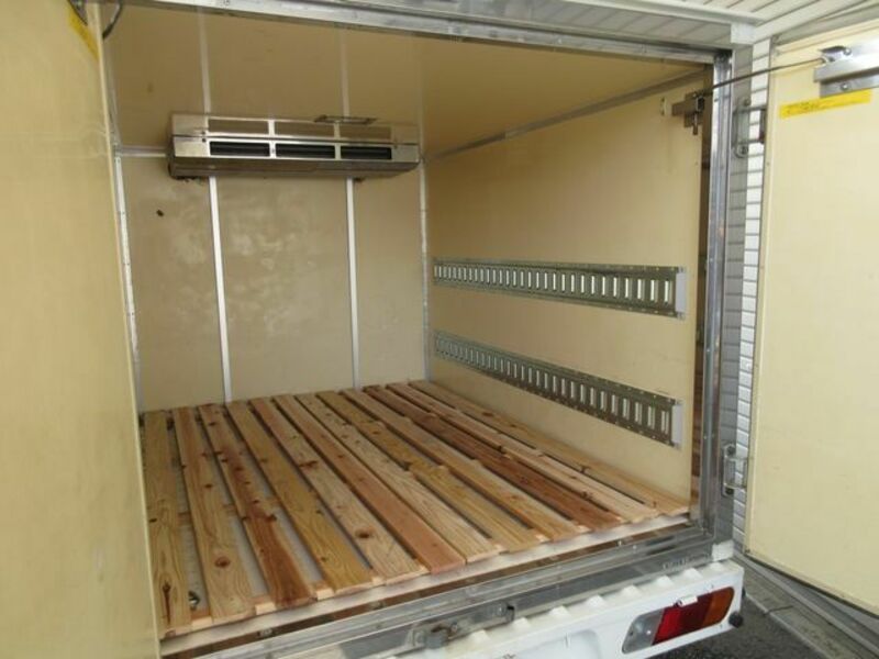MINICAB TRUCK