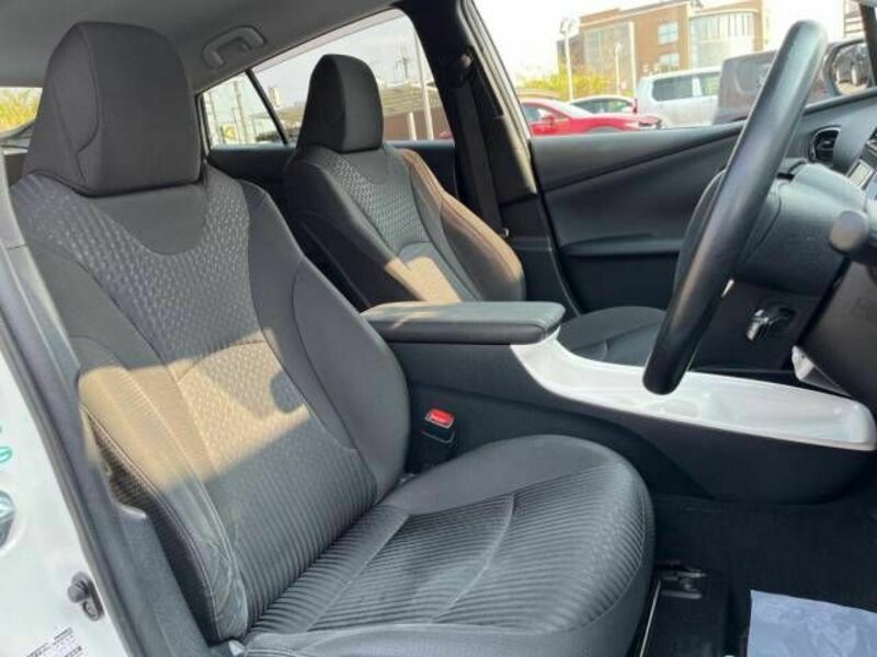 PRIUS-6