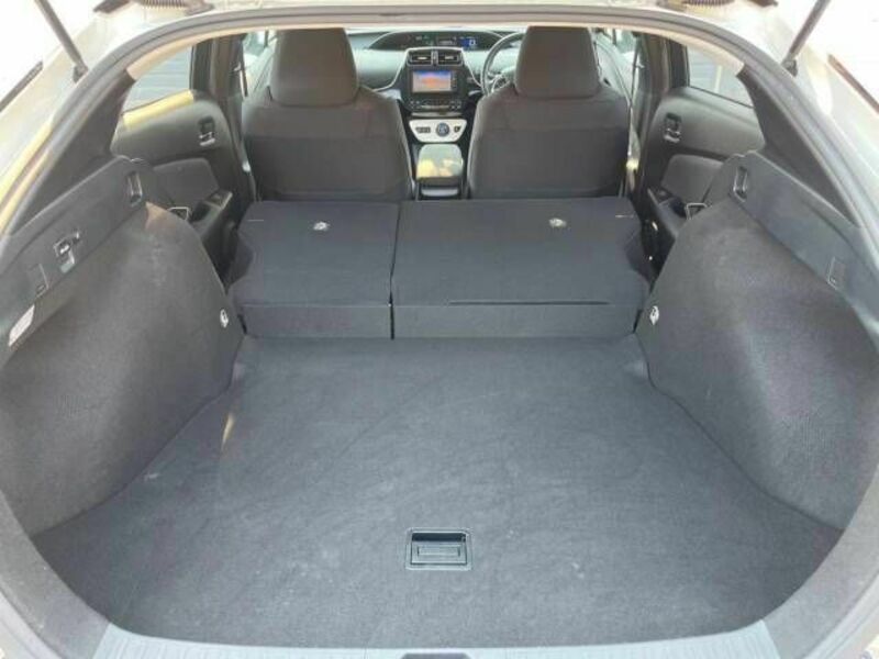 PRIUS-8