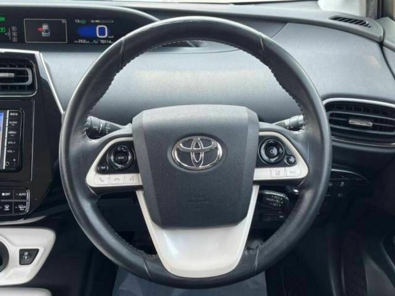 PRIUS-9