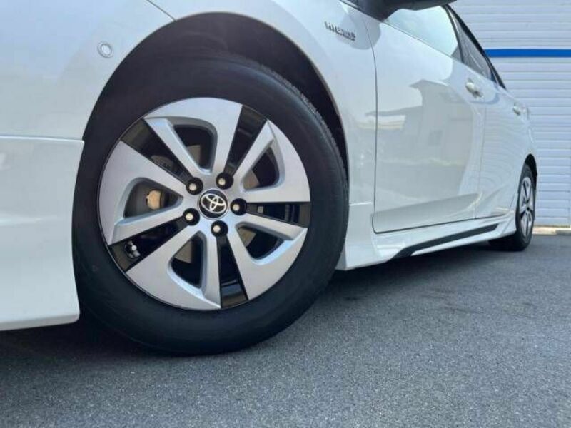 PRIUS-11