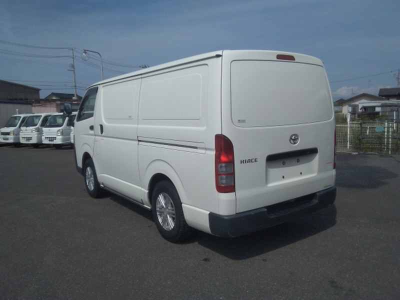 HIACE VAN