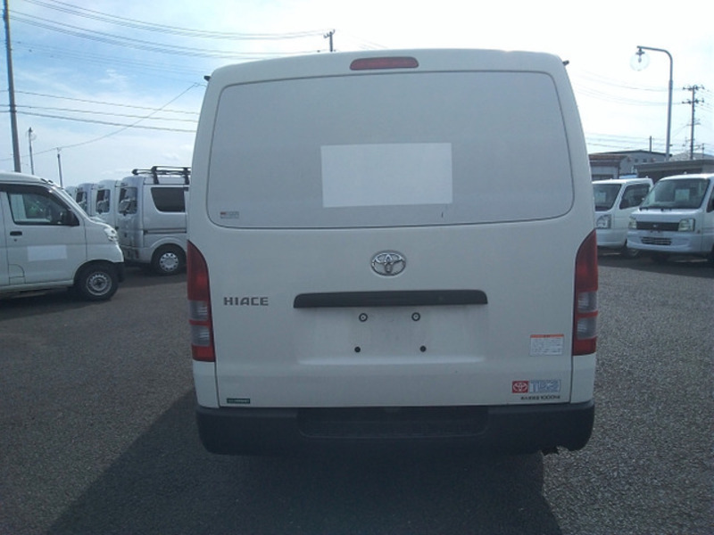 HIACE VAN