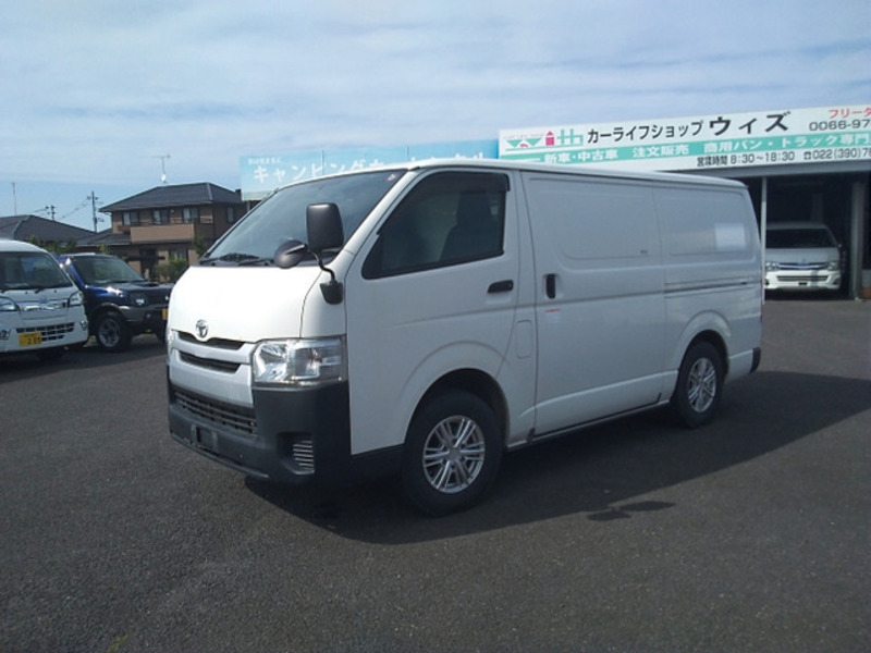 HIACE VAN