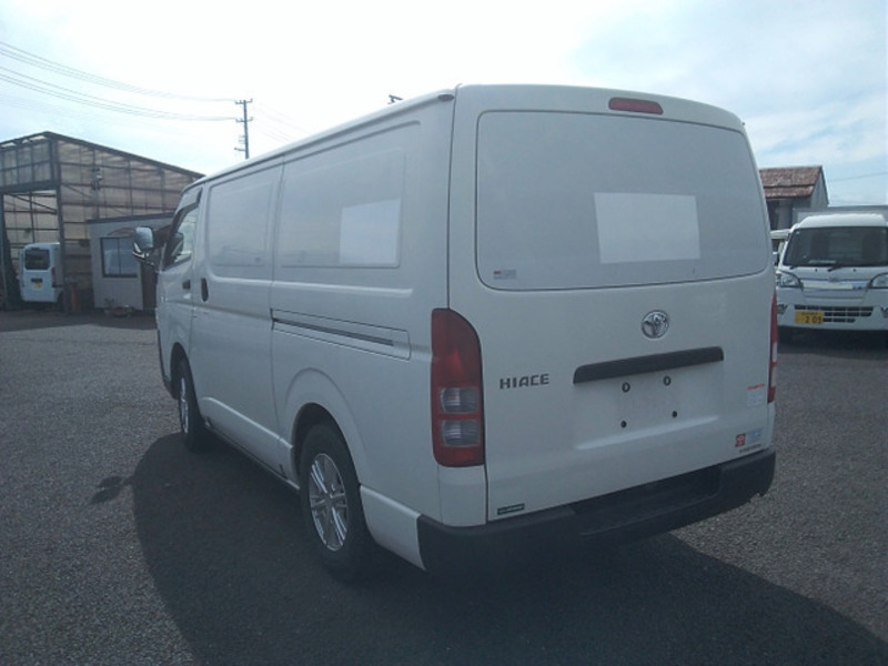 HIACE VAN