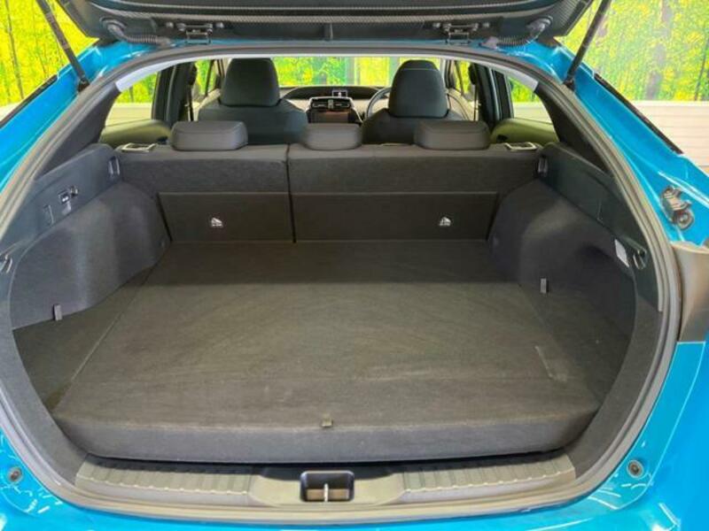 PRIUS PHV