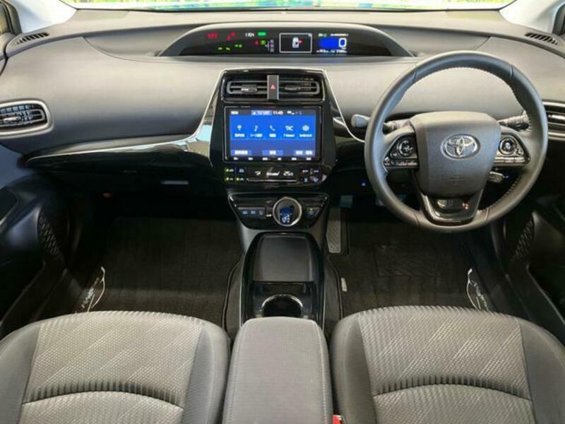 PRIUS PHV