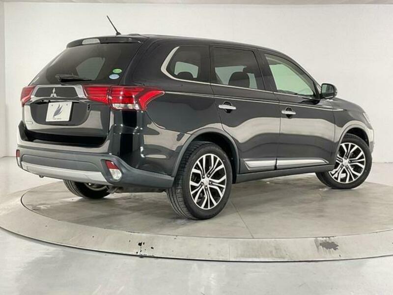 OUTLANDER