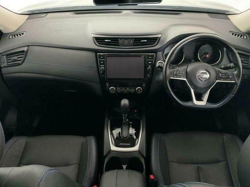 X-TRAIL