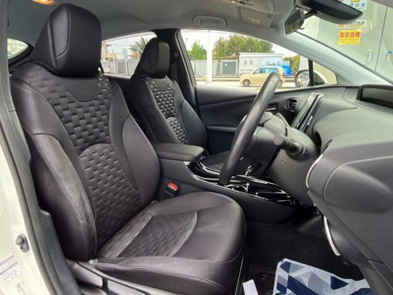PRIUS PHV