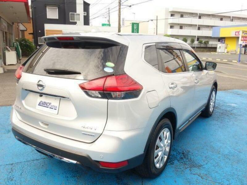 X-TRAIL