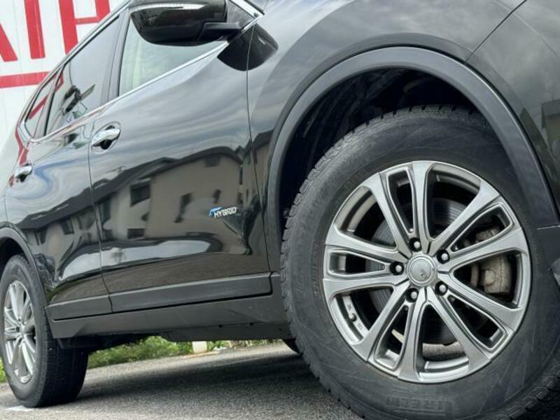 X-TRAIL