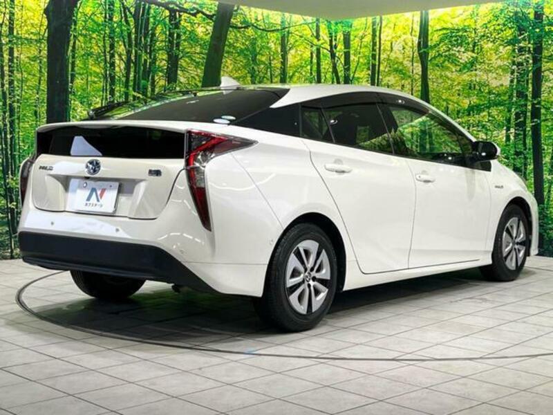 PRIUS-16