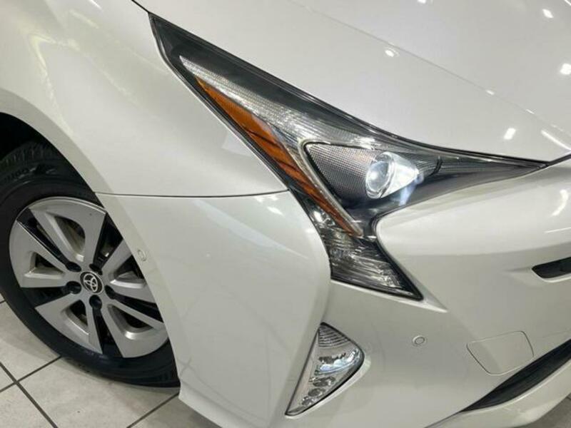 PRIUS-11