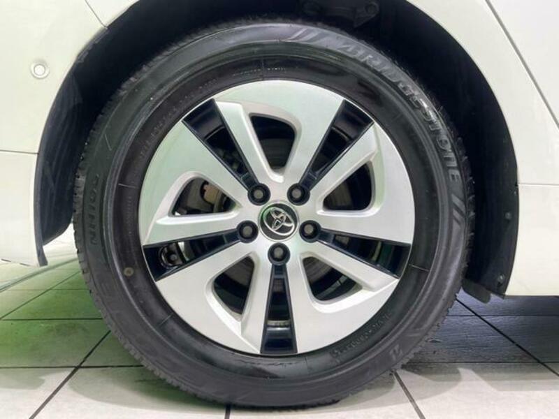 PRIUS-12