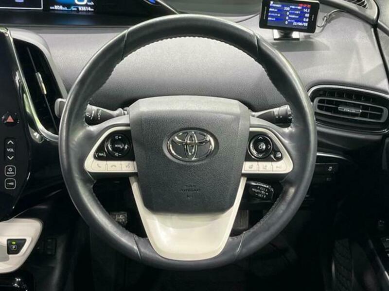 PRIUS PHV