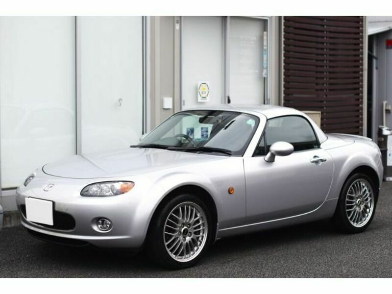 ROADSTER-0