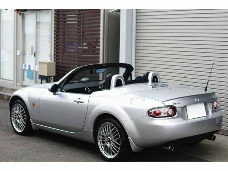ROADSTER