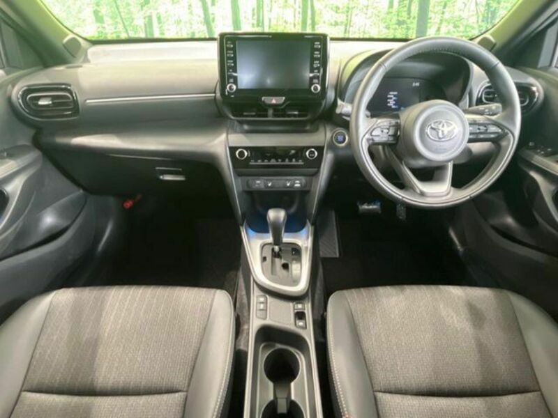 YARIS CROSS