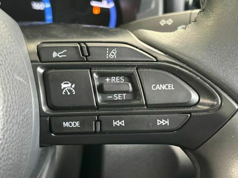 YARIS CROSS