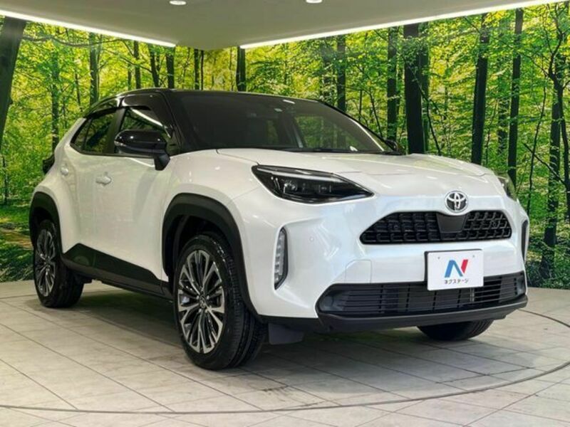 YARIS CROSS