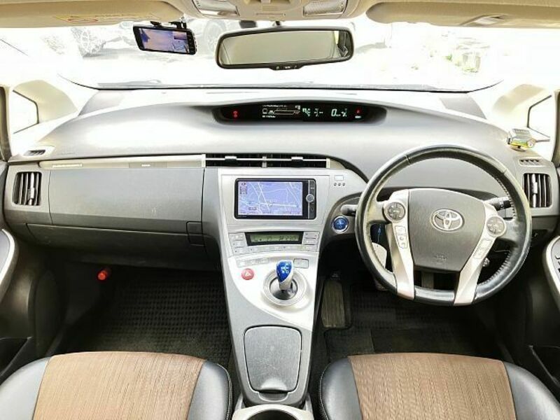 PRIUS PHV