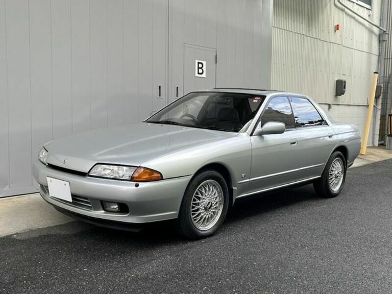 NISSAN SKYLINE