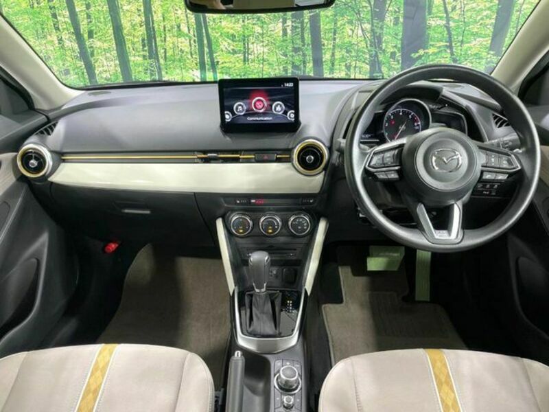 MAZDA2