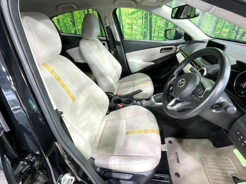 MAZDA2