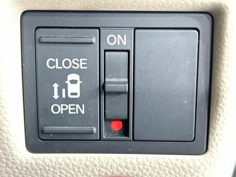 N BOX