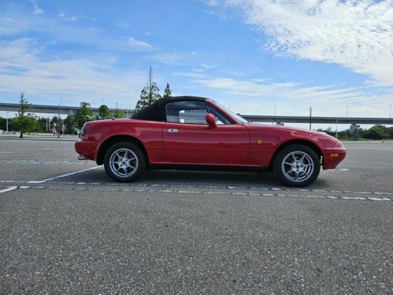 EUNOS ROADSTER